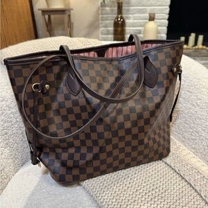Louis Vuitton Neverfull MM Bag